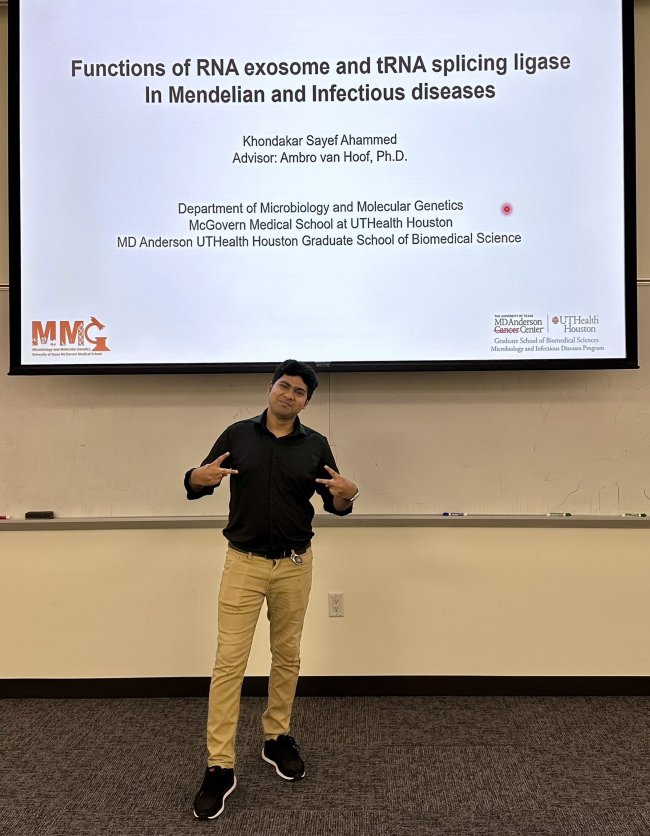 Ahammed presenting his thesis