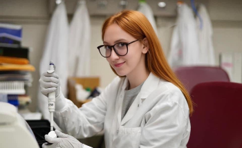 Mekenzie Peshoff explores brain tumor immunology through prestigious NIH fellowship
